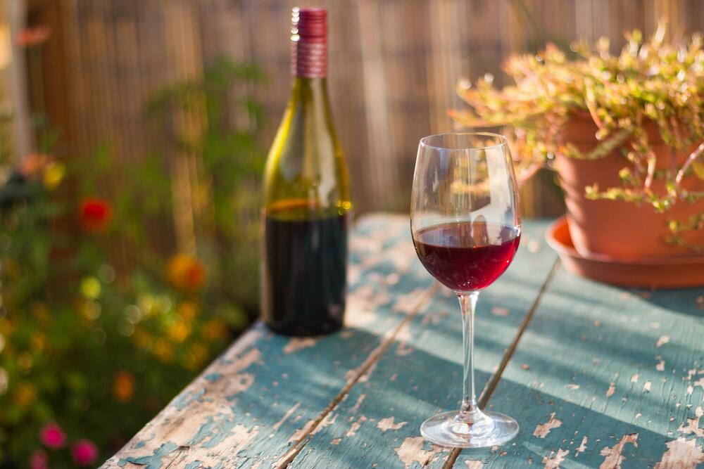 Čaša vina dnevno povoljno utiče na srce   