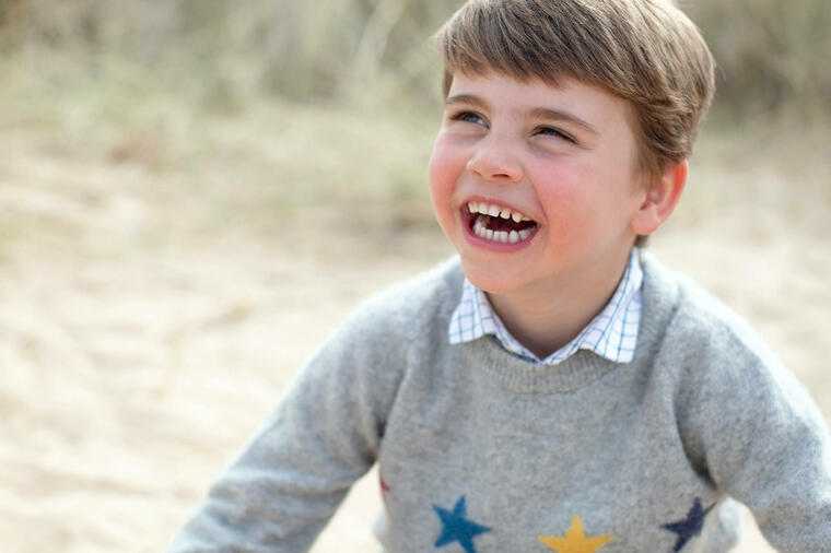 PORASTAO PREKO NOĆI, PRESLIKAN OTAC: Princ Luis napunio 4 godine, rođendanske fotografije oduševile! (foto)