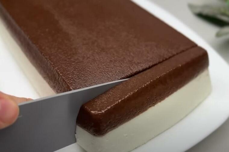 CRNO BELI KOLAČ OD SAMO 6 SASTOJAKA: Kombinacija čokolade i sira daje senzaciju ukusa! (RECEPT, VIDEO)