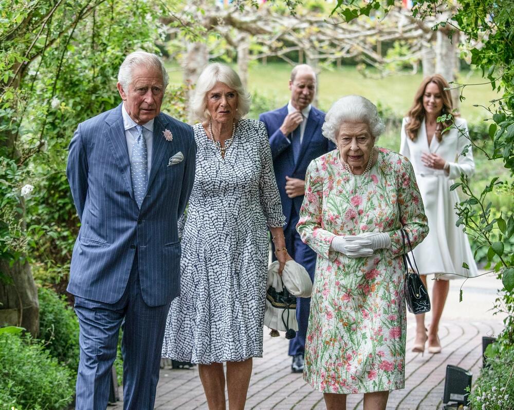 Britanska porodica, Kraljica Elizabeta, Princ Čarls, Kamila Parker