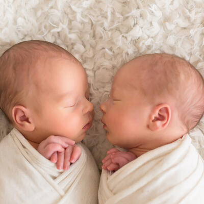 MEDICINSKI FENOMEN: Brazilka rodila blizance koji imaju RAZLIČITE OČEVE, doktor objasnio šta se desilo