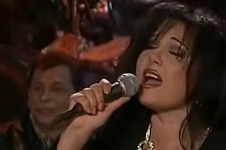 "ŽELELA SAM SAMO DA SKINEM TERET SA GRBAČE": Naša poznata pevačica uradila je užasnu stvar zbog koje se sada GORKO KAJE