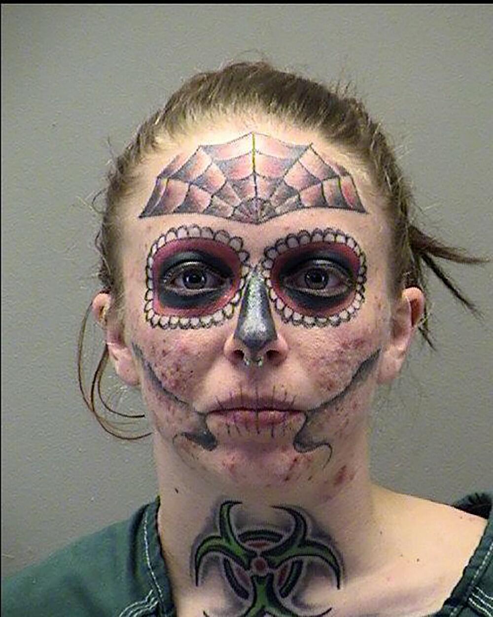 Alisa Zebraski imala je jezive tetovaže po licu  