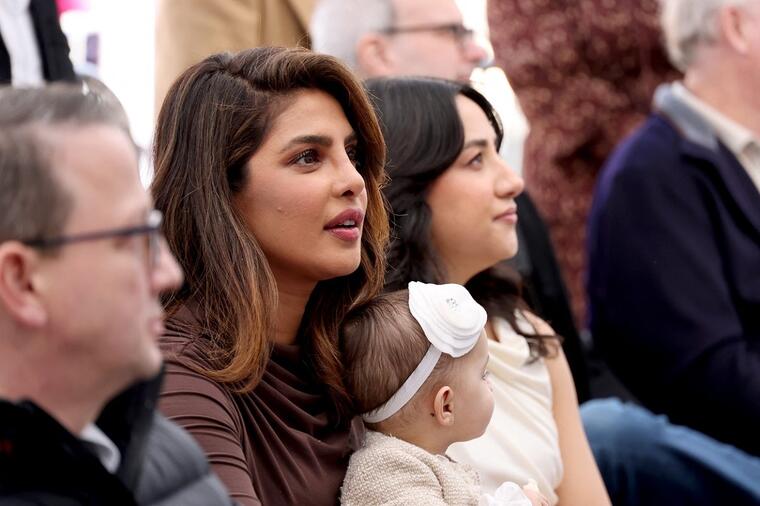 O ZAČEĆU PRVOG DETETA NAJLEPŠE ŽENE BRUJI CEO SVET: Godinu dana nije htela da lice njene bebe vidi bilo ko osim porodice