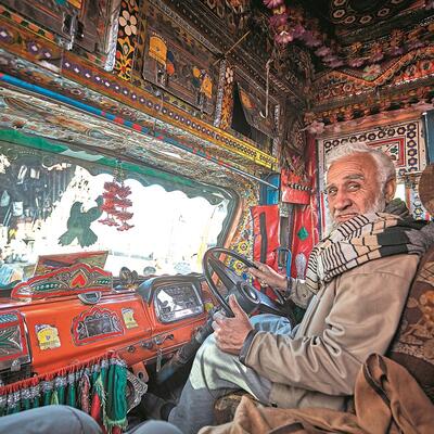 NI NEVESTE IM NISU RAVNE! Ovo su jedinstveni LEPOTANI na drumovima, neviđeni u svetu, ponos su svih ljudi u Pakistanu