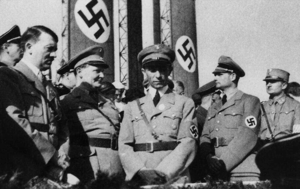 Adolf Hitler, Herman Gering