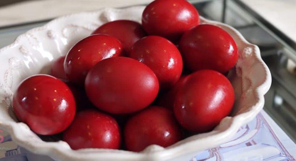 Jaja se najčešće farbaju u crvenu boju  