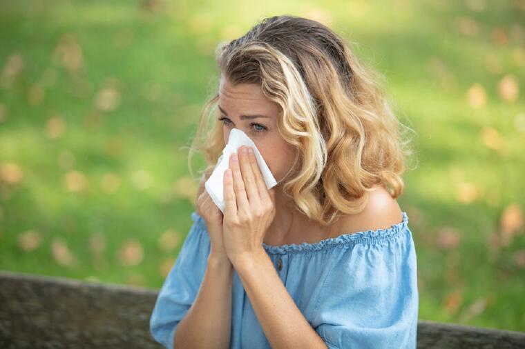 ŠTA DA URADITE KADA VAS ALERGIJA "STISNE": 5 saveta da lakše prebrodite alergijske napade i to bez lekova