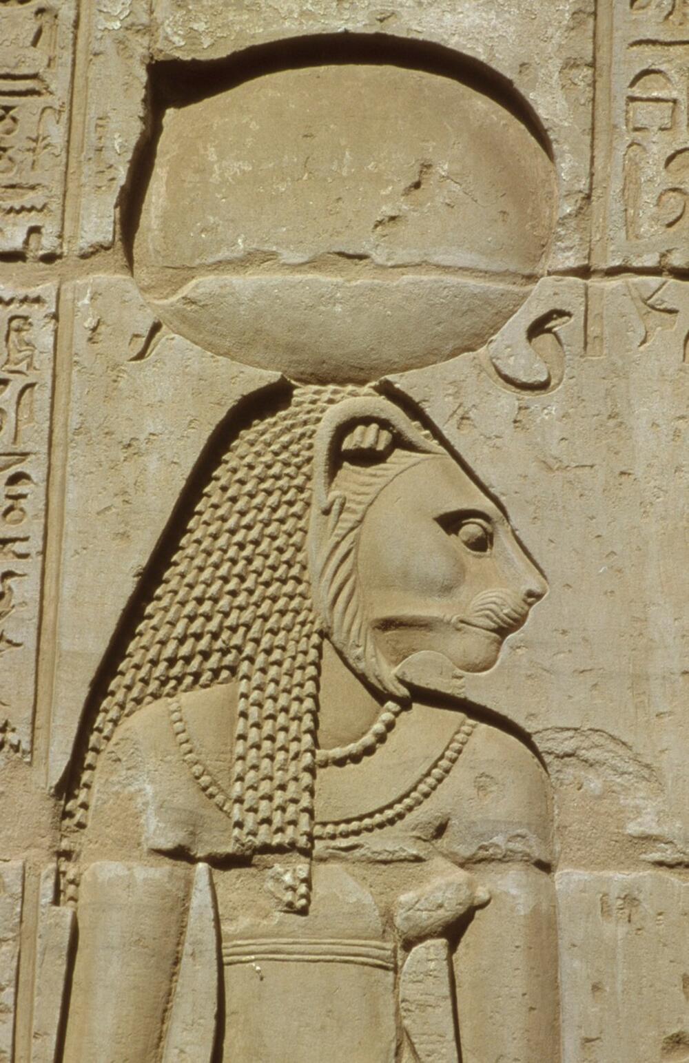Boginja Tefnut
