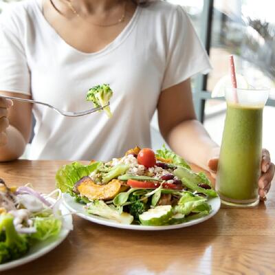 3 doručka nisu za ljude sa visokim holesterolom: Nutricionista upozorava na hranu za koju pogrešno mislimo da je zdrava