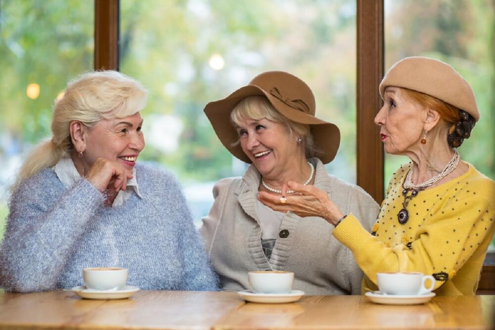 Žene, Žene na kafi, Bake, Starije žene