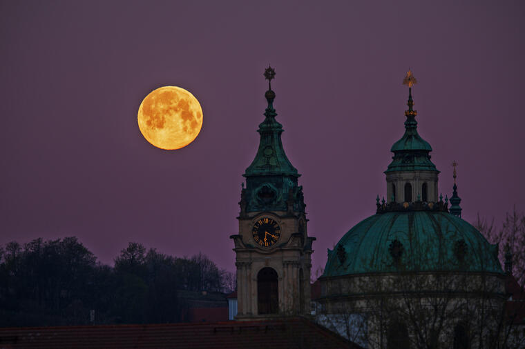 VEČERAS NAM STIŽE MLAD MESEC: Da biste postigli USPEH, morate uraditi samo 1 stvar