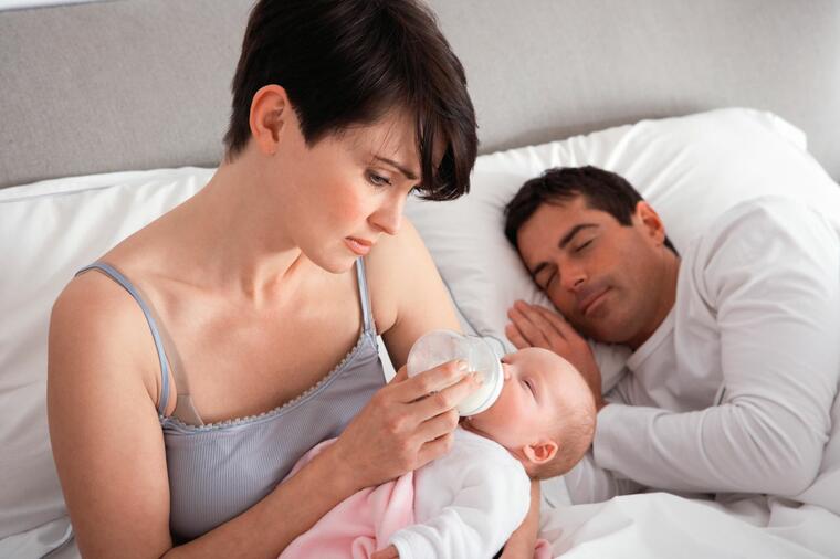 ZAŠTO TATE NE BRINU TOKOM NOĆI O DECI: Samo 11% muškaraca će ustati na bebin plač