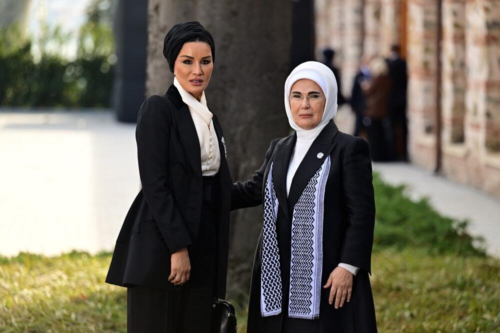 Emina Erdogan, Moza bint Naser