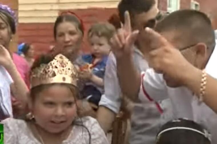 MLADA IMA 15 GODINA, A MLADOŽENJA 10: Romske svadbe maloletnika u RUSIJI dešavaju se i dan danas, a evo kako izgledaju