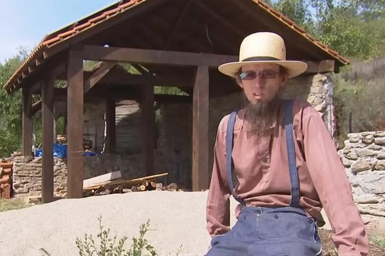 Oni su jedini Amiši u Srbiji: Zbog njega je Jovana napustila grad i evo kako živi i gaji decu danas, osude ih ne dotiču