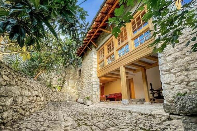 Kamena kuća iz Bosne stara 400 godina kojoj ni italijanske vile ne mogu da pariraju: Spolja neprimetna, unutra pravi raj