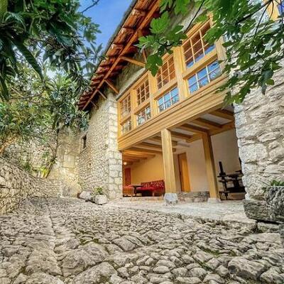 Kamena kuća iz Bosne stara 400 godina kojoj ni italijanske vile ne mogu da pariraju: Spolja neprimetna, unutra pravi raj