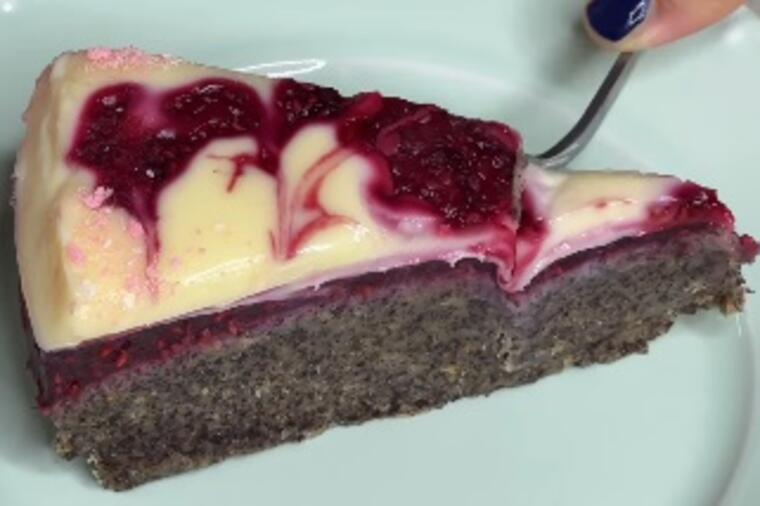 Recept i način pripreme mak - malina torte: Ako grešite sa slatkim, neka to onda bude savršen desert