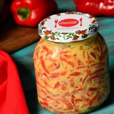 Spremanje paprika po receptu baka s juga Srbije: Zimnica koja može da zameni kompletan obrok