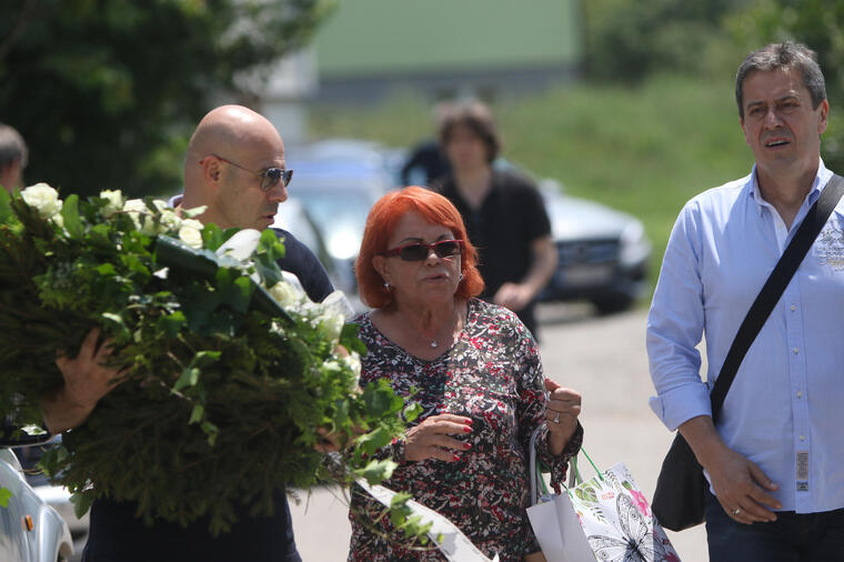 "Kažu da moje pesme slušaju samo seljaci, prosti ljudi": Narodna pevačica zarađuje najviše, a kažu da nema skromnije