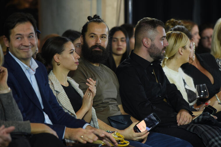 Naš omiljeni glumac lepu Ukrajinku voleo 7 godina, pa u tajnosti oženio: Način na koji je osvojio žene ostavlja bez daha