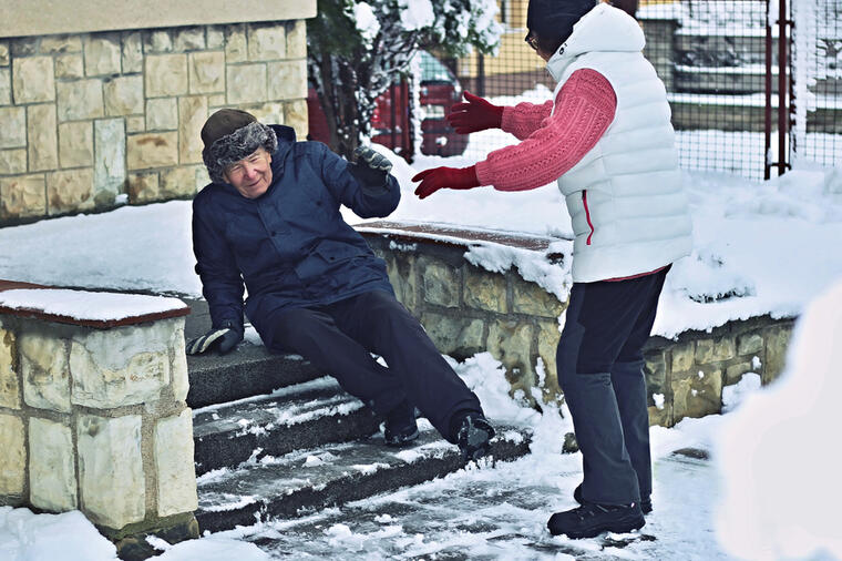 Lekari hitne objasnili šta ne treba raditi prilikom pada zbog poledice: Svi prave 1 grešku, a može pogoršati stanje