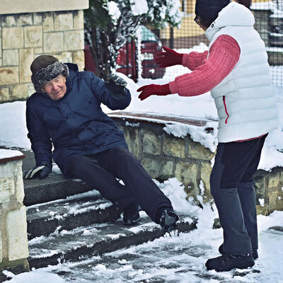 Lekari hitne objasnili šta ne treba raditi prilikom pada zbog poledice: Svi prave 1 grešku, a može pogoršati stanje