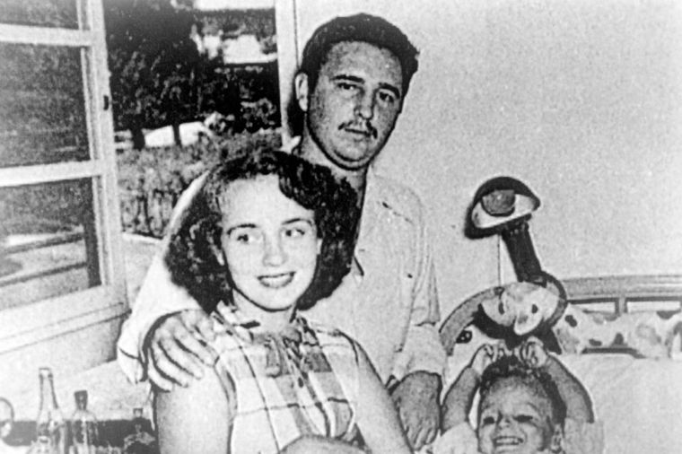 Foto: Profimedia/ Fidel Kastro sa prvom ženom Mirtom i sinom Fidelitom