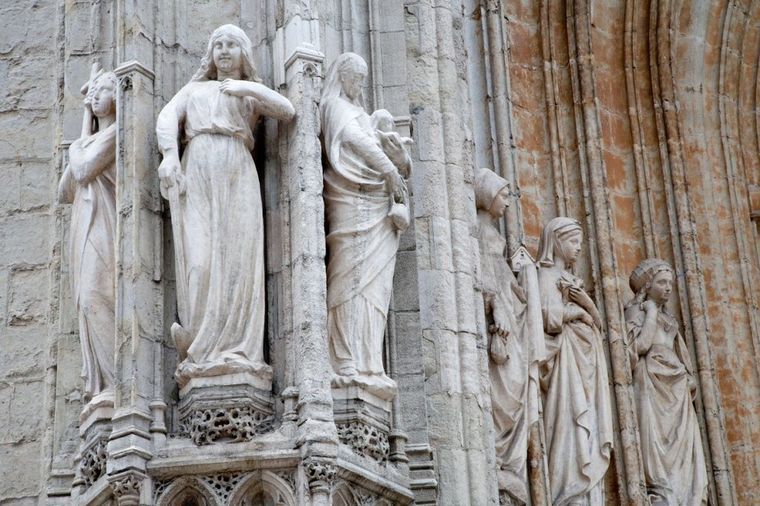 Foto: Profimedia / Svete mučenice Vera, Ljubav i Nada, katedrala Notr Dam